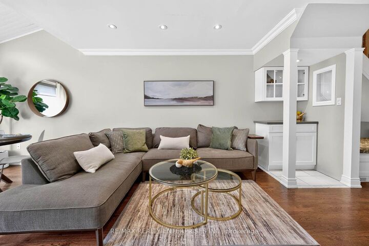 Property Photo:  1210 Upper Village Drive  ON L5E 3H6 