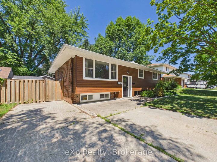 Property Photo: 1024 Wellington Street ON N0H 2C3