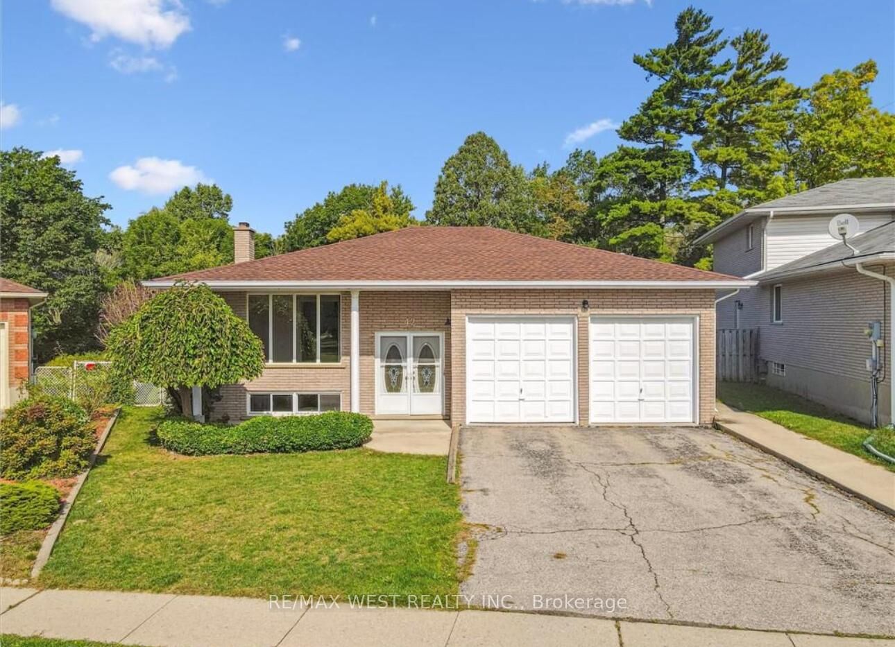 Property Photo: 42 Azores Crescent Main ON N1R 7Z4