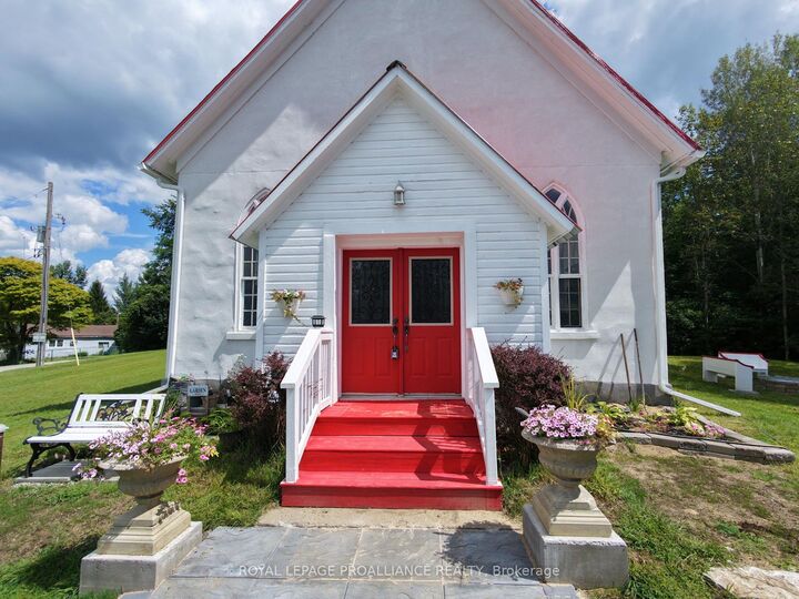 Property Photo: 5898 County Rd 6 Road ON K6V 5T5