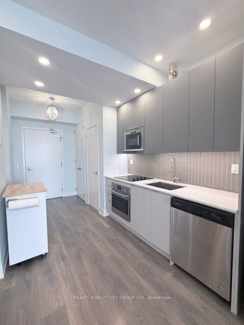 Property Photo: 2916 Highway 7 Road 1706 ON L4K 0K6
