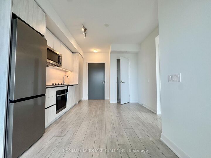 Property Photo: 5858 Yonge Street 1823 ON M2M 0C6