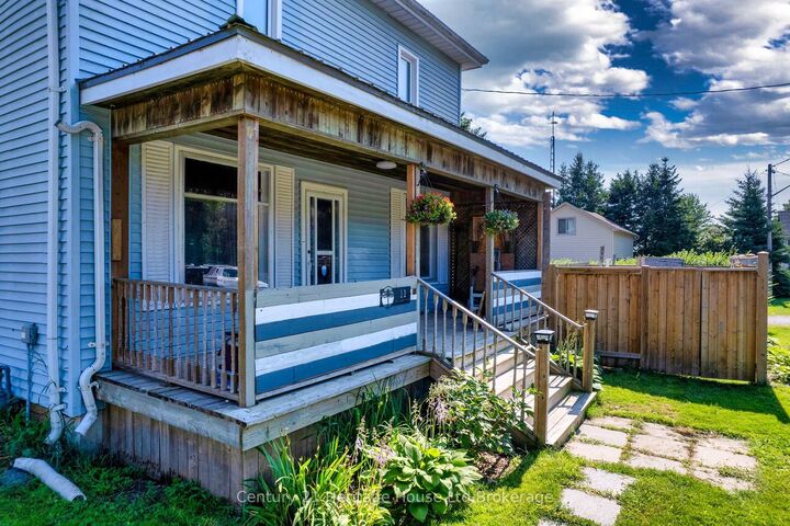 Property Photo: 11 Wood Street W ON N0L 1C0