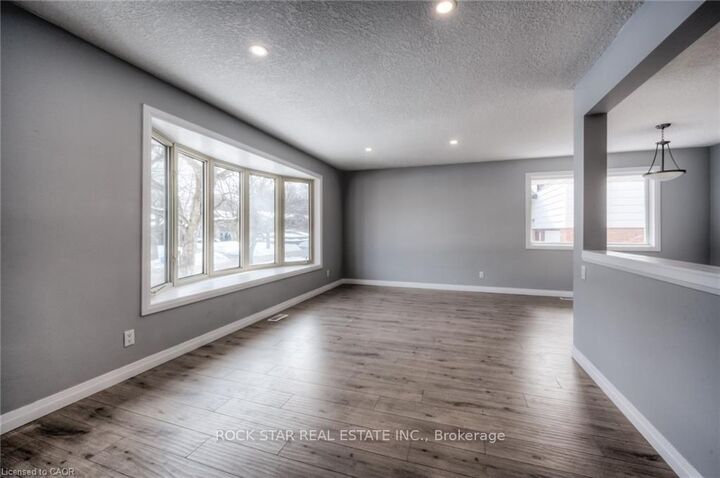 Property Photo: 33 Ruskview Road ON N2M 4S1
