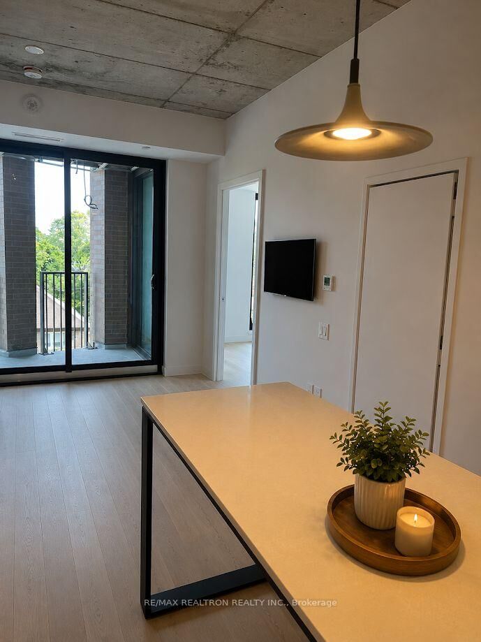 Property Photo: 1720 Bayview Avenue 403 ON M4G 3C4