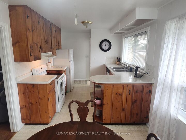 Photo de la propriété: 6142 Scott Street ON L2E 3B5
