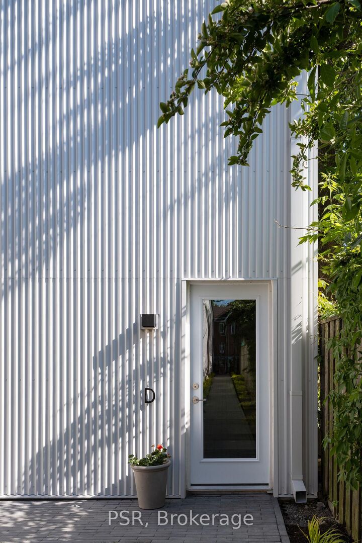 Property Photo: 157 Hallam Street D ON M6H 1X3