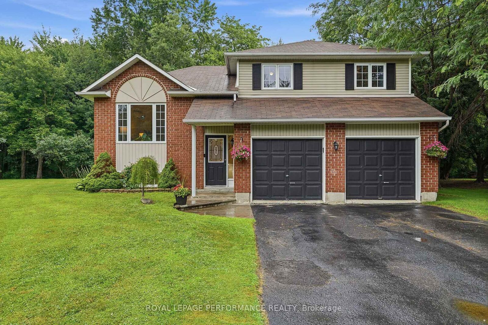Property Photo: 193 Blue Jay Drive ON K4K 1K9