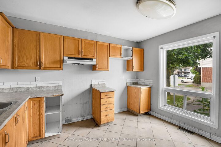 Property Photo:  1907 Colorado Lane 33  ON K1C 6V4 