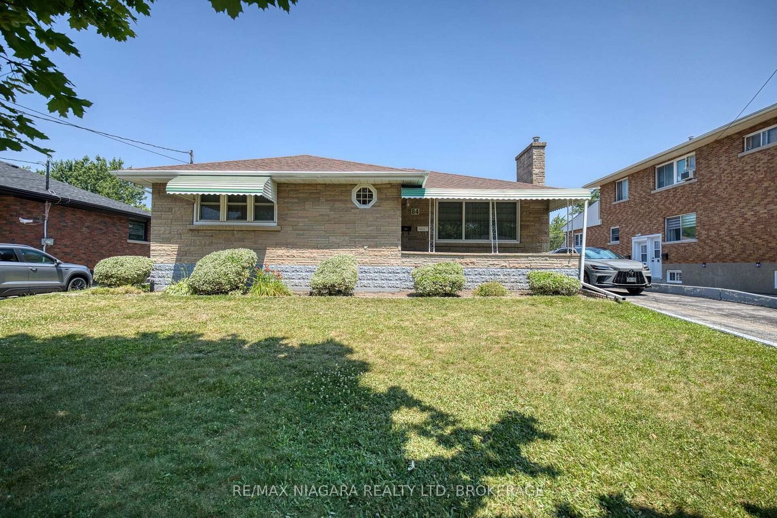 Property Photo: 84 Second Street ON L3B 4T6