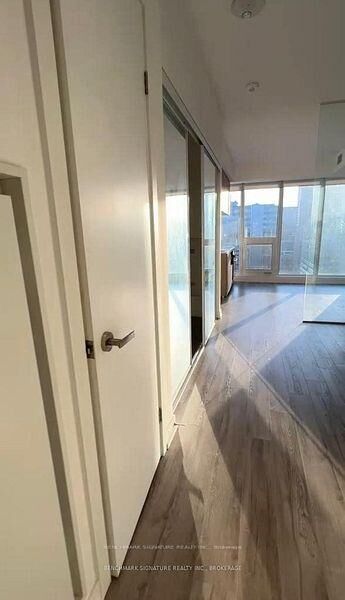 Property Photo: 77 Shuter Street 2015 ON M5B 0B8