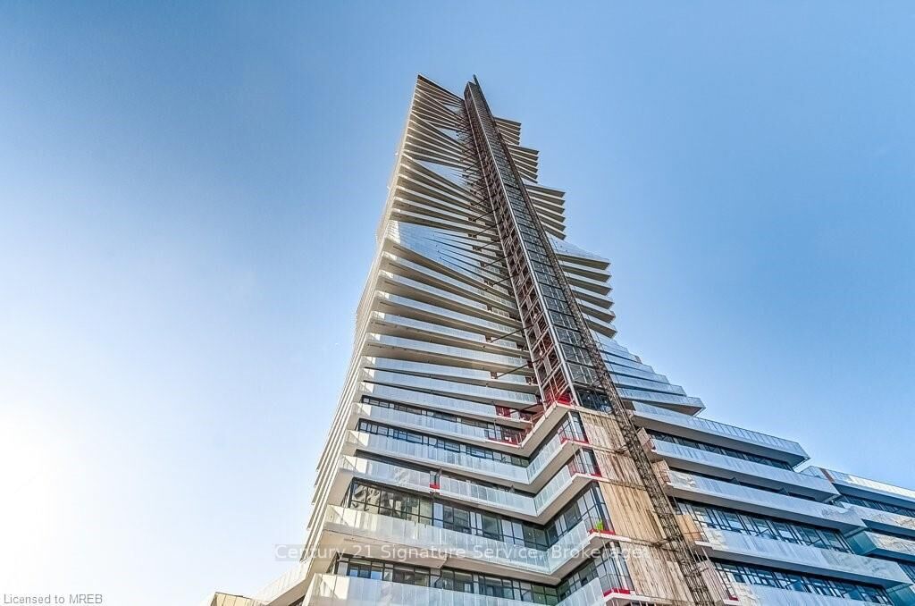 Property Photo: 3883 Quartz Road 214 ON L5B 0M4