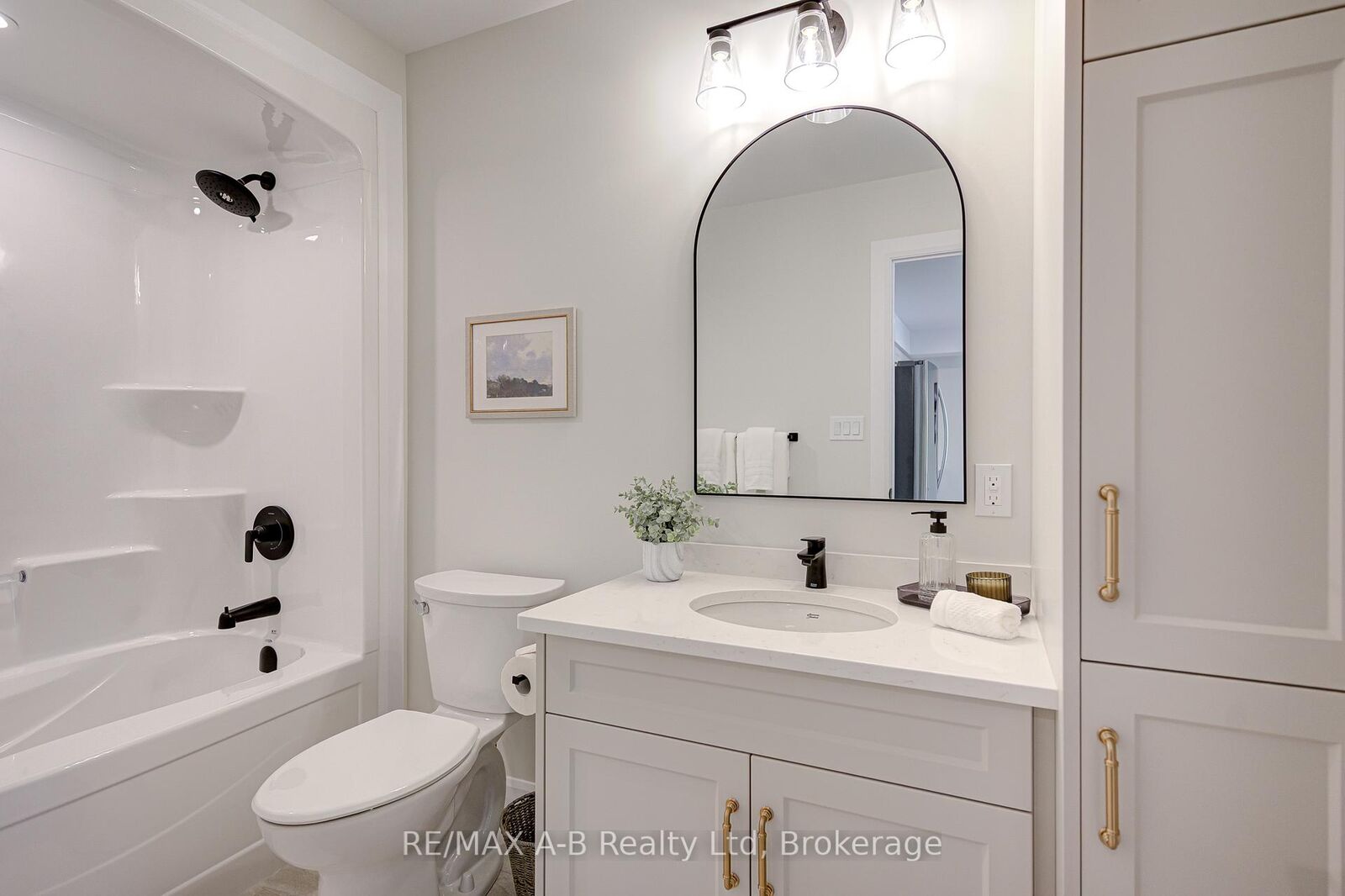 Property Photo:  428 Queen Street W 23  ON N4X 0C8 