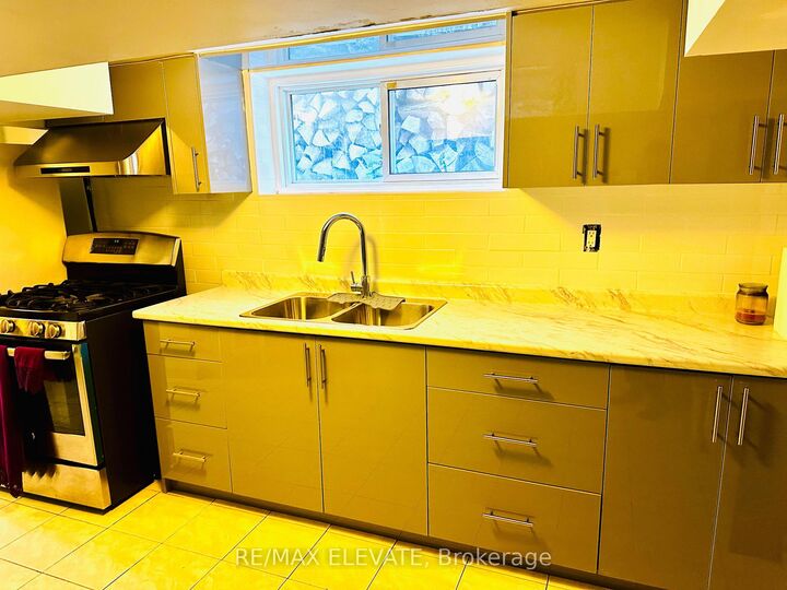 Property Photo:  3 Gatesview Avenue  ON M1J 3G4 