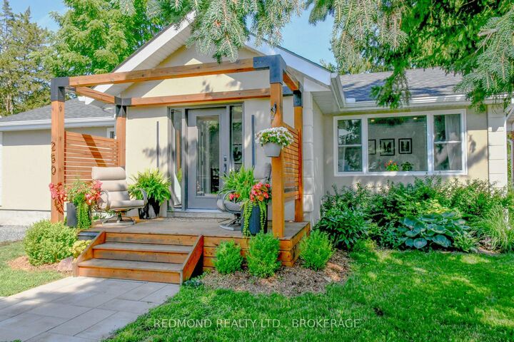 250 Wellington Street — photo 1