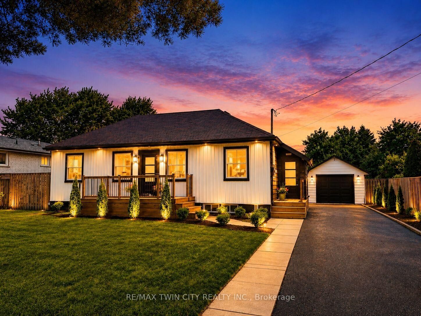 Property Photo:  92 Fairview Drive  ON N3R 2W9 