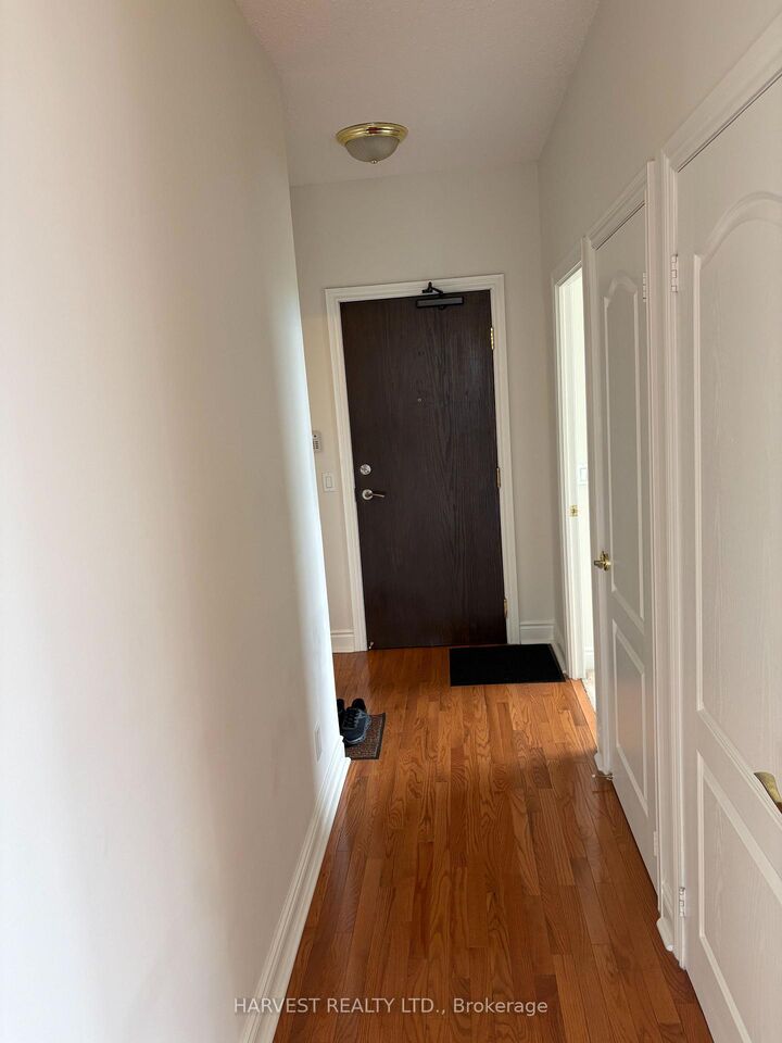 Property Photo:  1101 Leslie Street 1106  ON M3C 4G3 