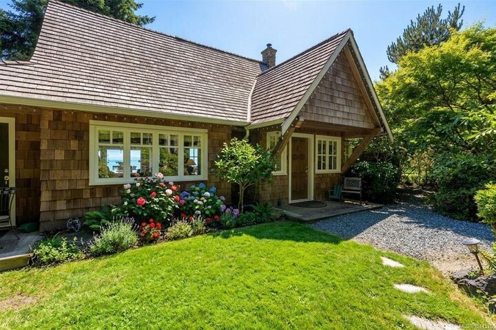 Property Photo: 9259 Invermuir Rd BC V9Z 1G3