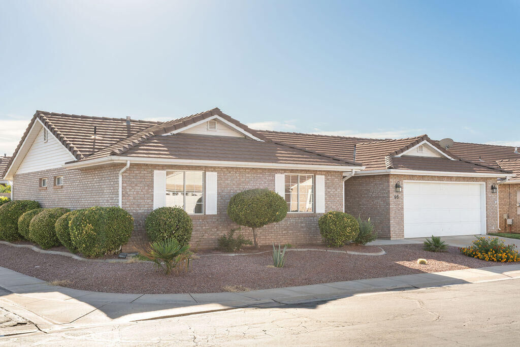 Property Photo:  1055 E 900 S 95  UT 84790 