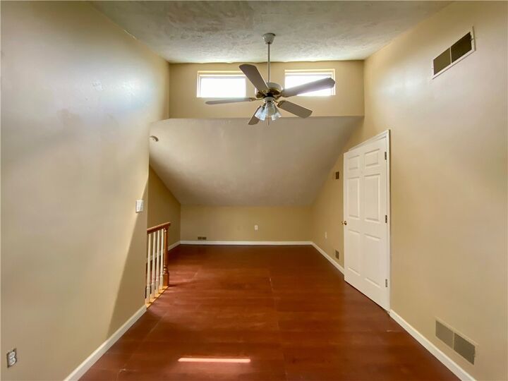 Property Photo: 2628 Edwards Way 2 PA 15203
