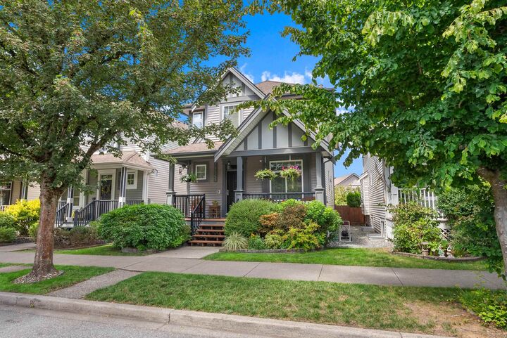 18565 67 Avenue — photo 1