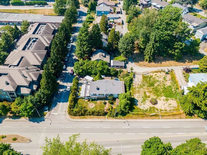 Property Photo: 39 E Eighth Avenue BC V3L 4J4