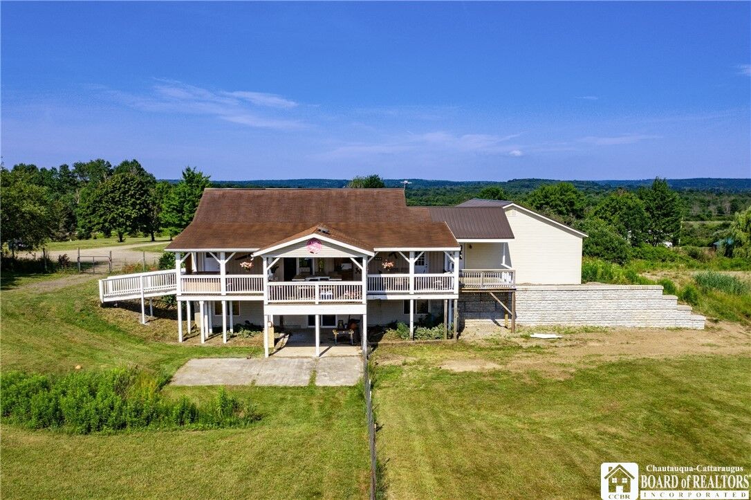 Property Photo:  1546 Swede Road  NY 14710 