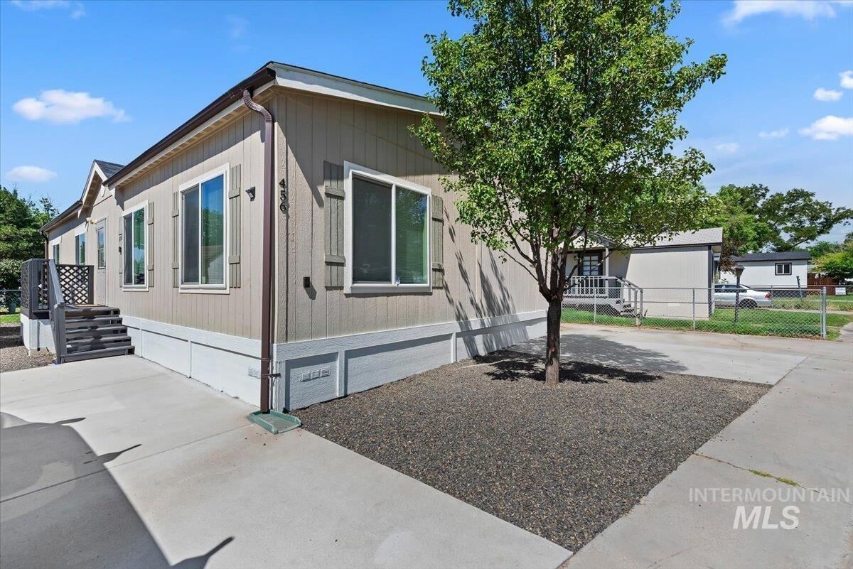Property Photo:  456 W Greenleaf St.  ID 83713 
