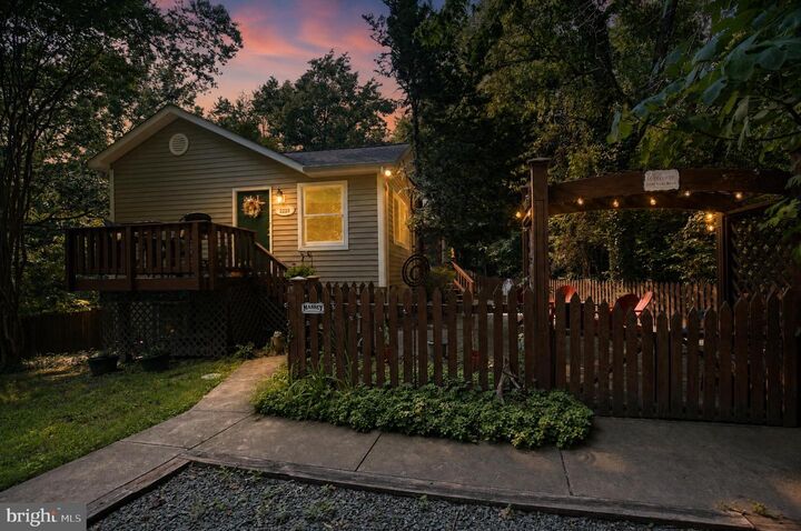 Property Photo:  2220 Vern Road  MD 20676 