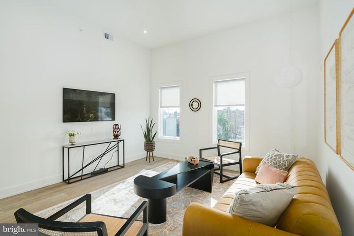 Property Photo: 5013 Springfield Avenue 305 PA 19143