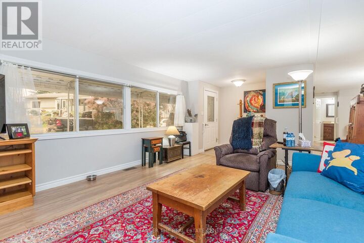 Property Photo: 9 Hawthorne Drive ON L9S 1P7