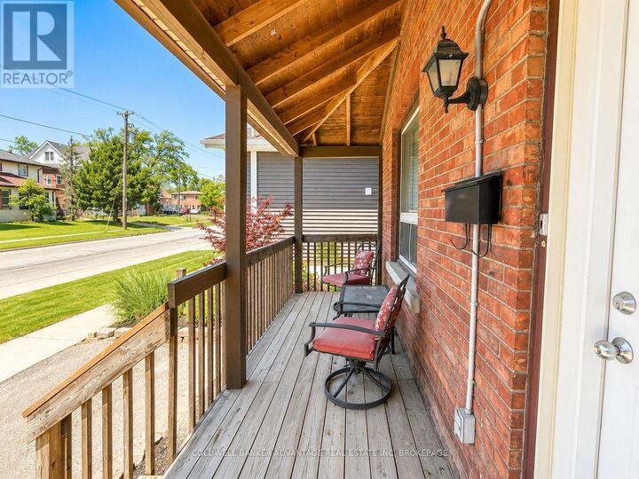 Property Photo:  64 Pine Street North  ON L2V 2N9 