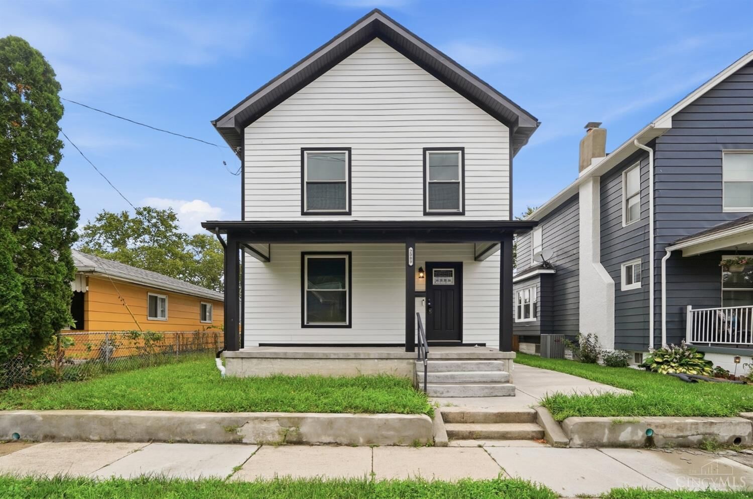 Property Photo: 2009 Henry Avenue OH 45042