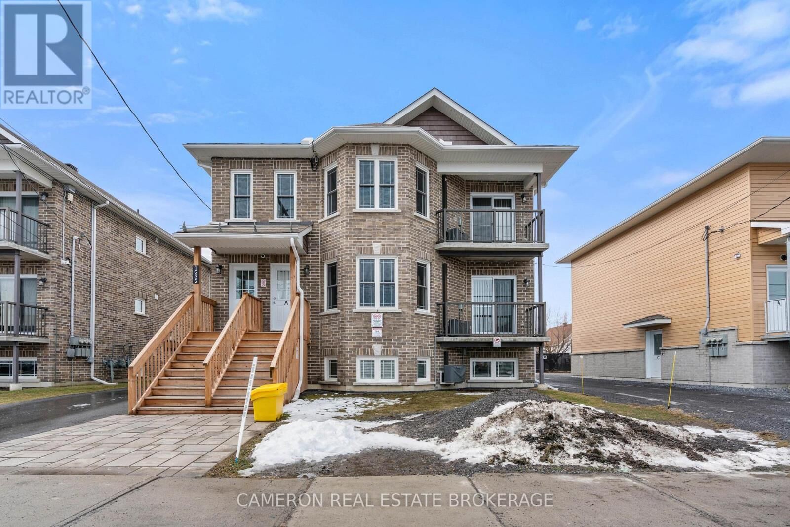 Property Photo: 1232 Cumberland Street B ON K6J 4K5