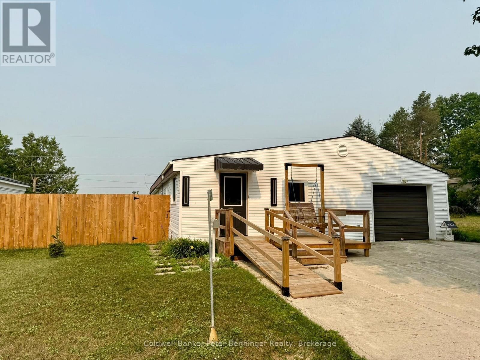 Property Photo: 23 Bluejay Court ON N0G 2V0