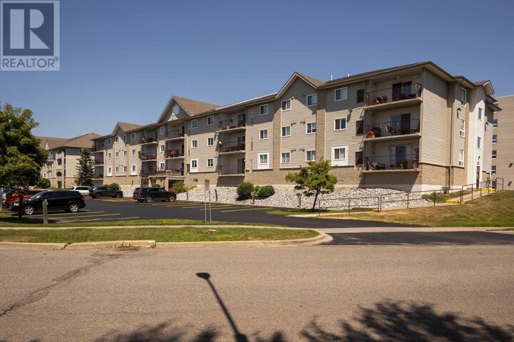 Property Photo:  107-147 Fanshaw St  ON P7C 5Z9 