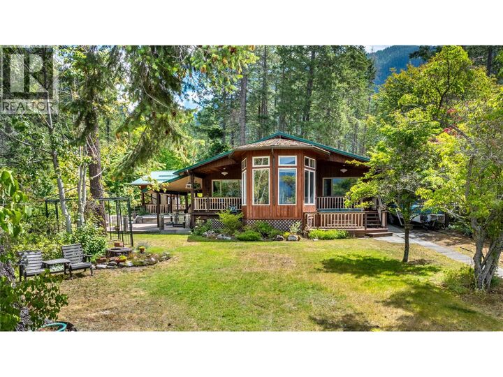 Property Photo: 10865 Sanca Park Road BC V0B 1A2