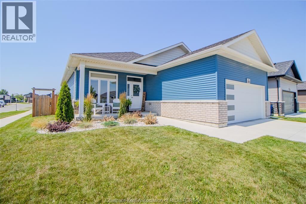 Property Photo:  124 Grassland Grove  ON N7M 0T2 
