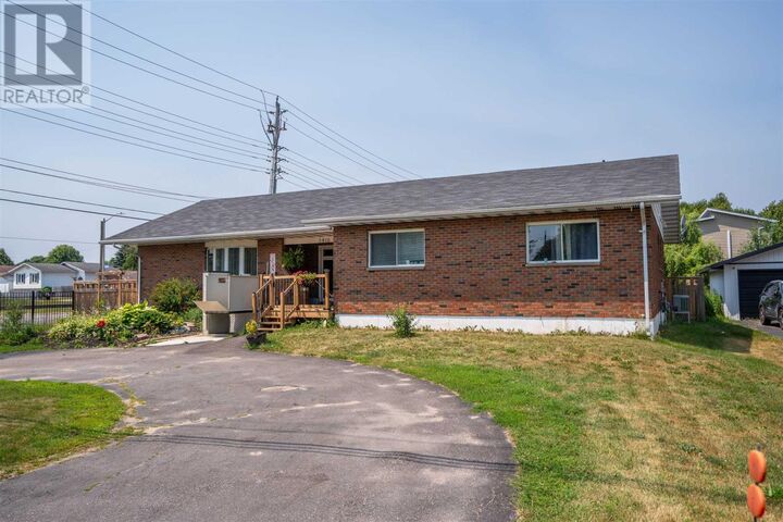 Property Photo: 3810 Queen St E ON P6A 5K9