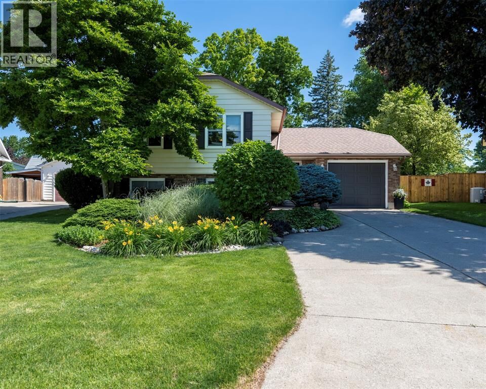 Property Photo:  1061 Brimwood Crescent  ON N7S 5E8 