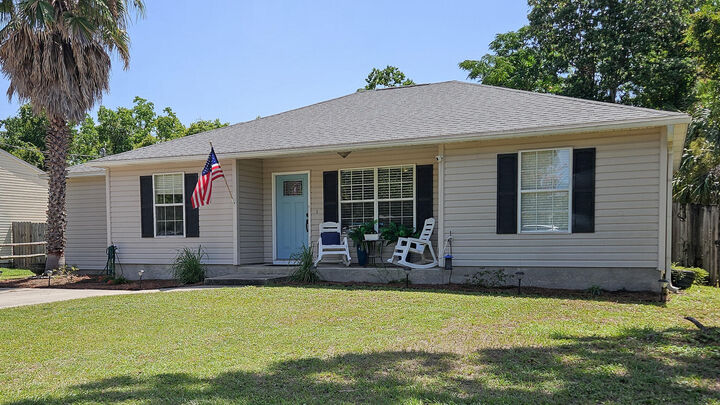 Property Photo:  103 SW Cowrie Avenue  FL 32548 