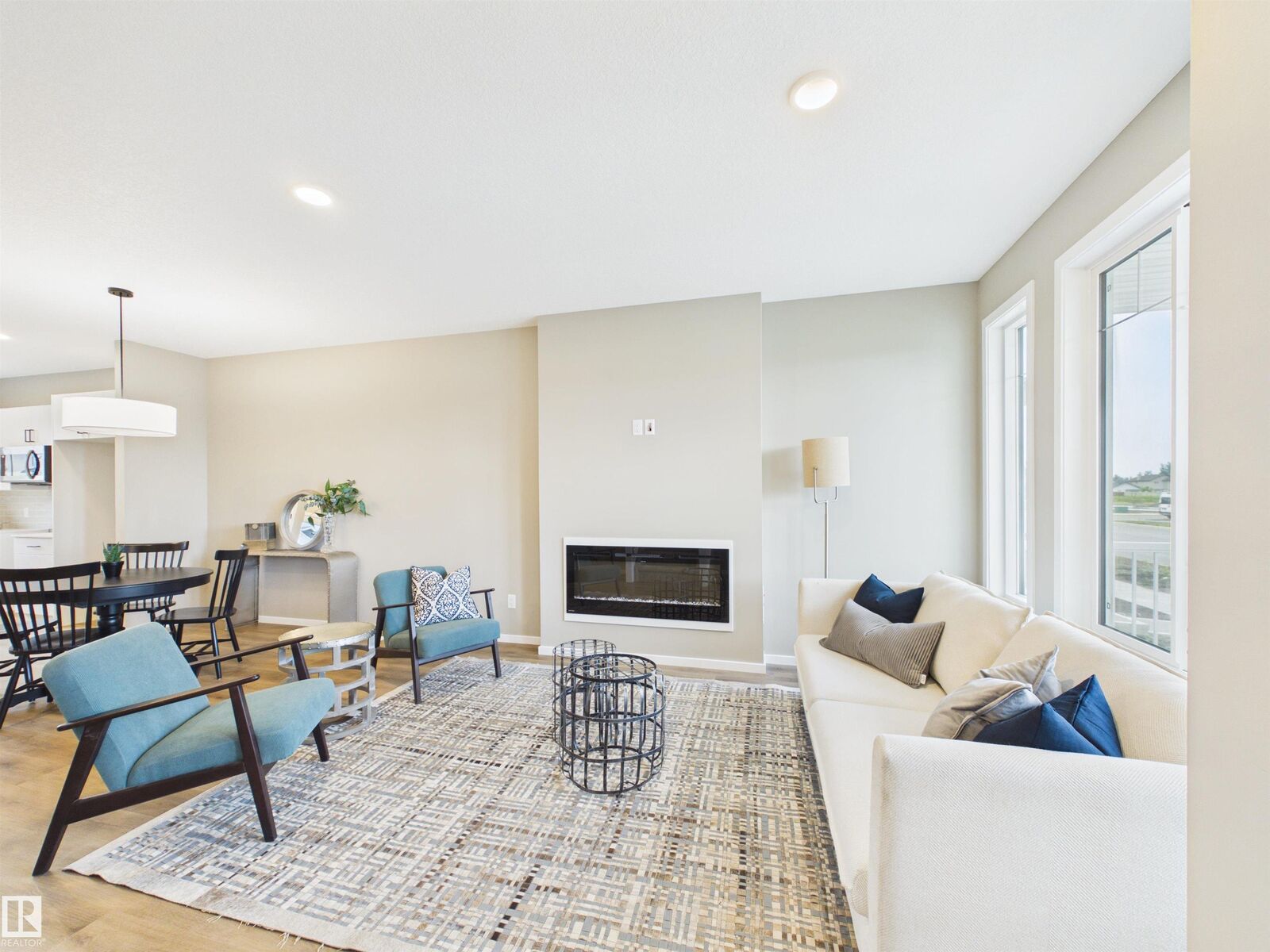 Property Photo:  1098 McLeod Avenue  AB T7X 4G8 