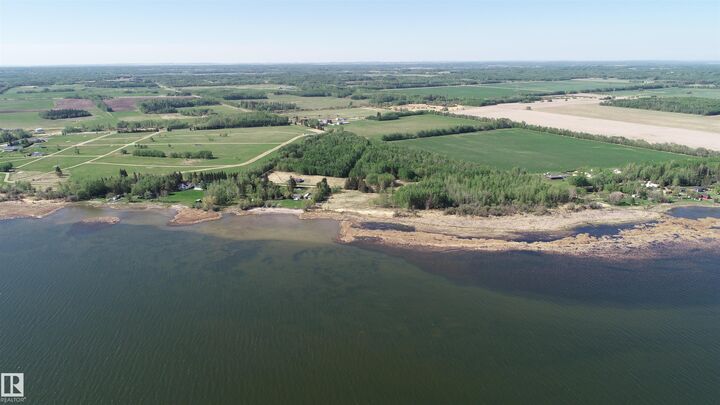 Property Photo: 515 54411 Rge Rd 40 AB T0E 0A0