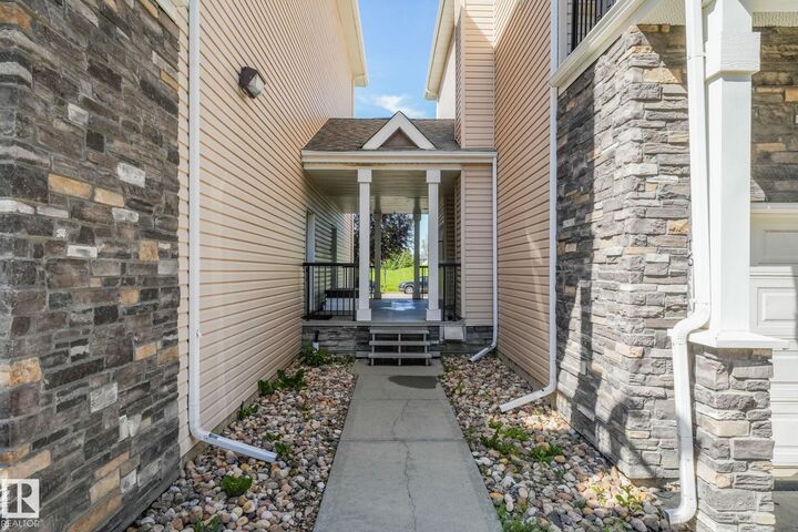 Property Photo: 7293 South Terwillegar Drive NW 16 AB T6R 0N5