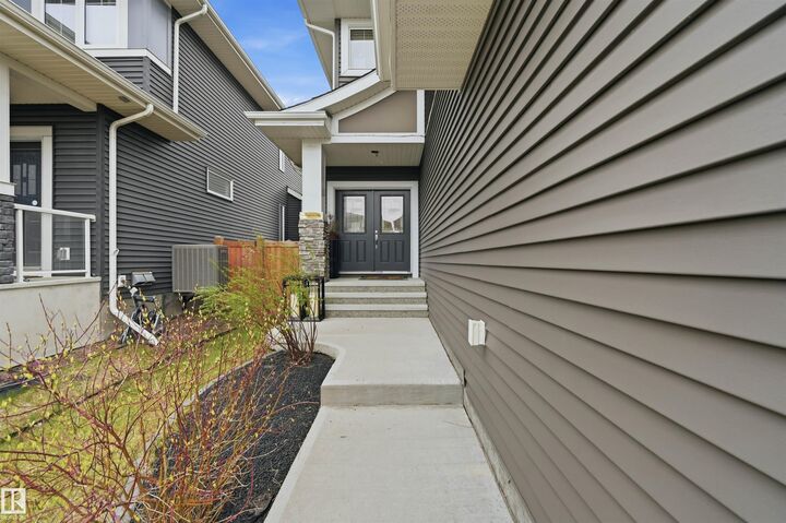 Property Photo: 6615 Knox Place SW AB T6W 4A1