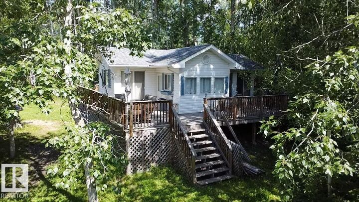 Property Photo:  55107 Rge Road 33 707  AB T0E 1A0 