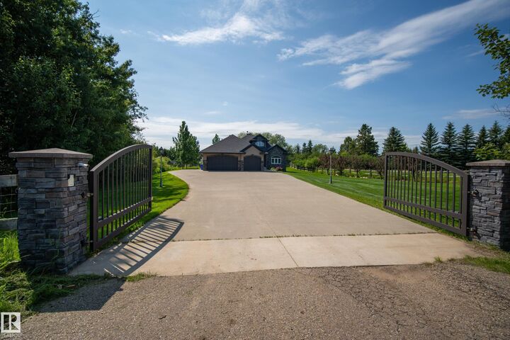 Property Photo: 23549 Twp Rd 510 115 AB T4X 0T1