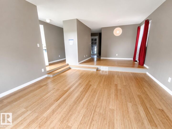 Property Photo:  2914 48 Street NW  AB T6L 4R1 