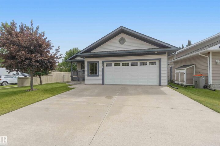Property Photo: 38 Willow Park Road AB T7Z 2X8