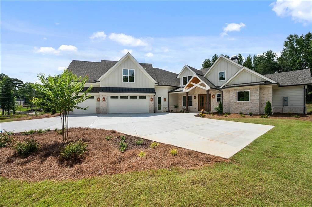 Property Photo: 2889 Briscoe Road GA 30052
